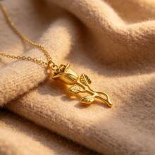 Rose Choker Necklace With Titanium Steel Pendant
