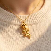 Rose Choker Necklace With Titanium Steel Pendant